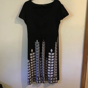 Style & Co black dress white design short sleeve M